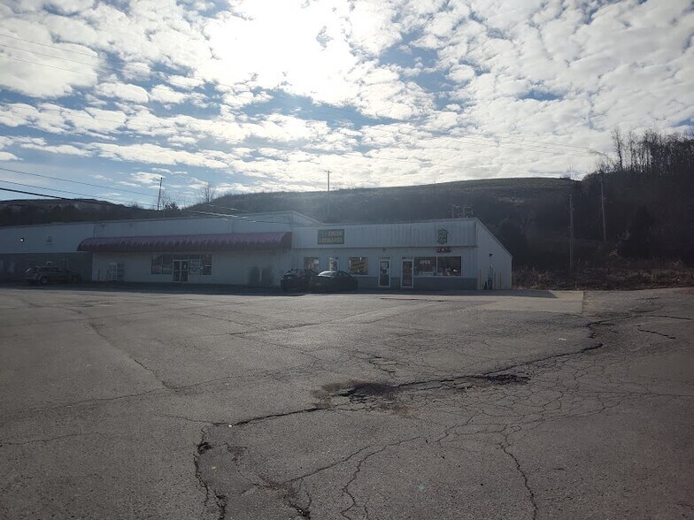 More Photos Of 23 Cedar Point Dr, Owingsville Freestanding For Lease