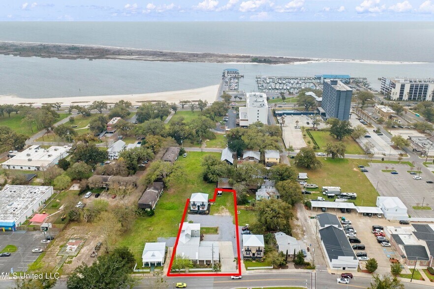 More Photos Of 647 Howard Ave, Biloxi Office Residential For Sale