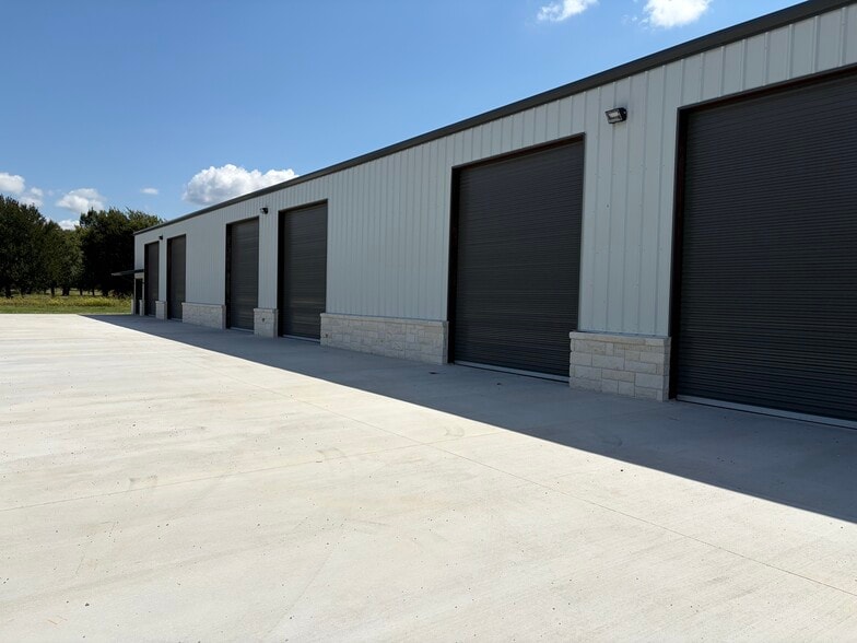 Primary Photo Of 12425 Airport Rd, Hearne Unknown For Lease