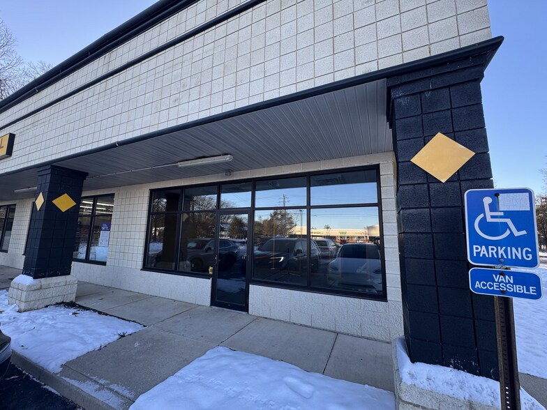 More Photos Of 1101 N McCord Rd, Toledo Storefront For Lease