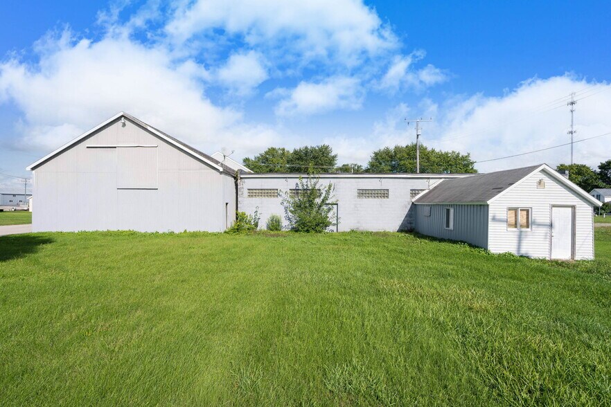 More Photos Of 4225 East St, Akron Office For Sale