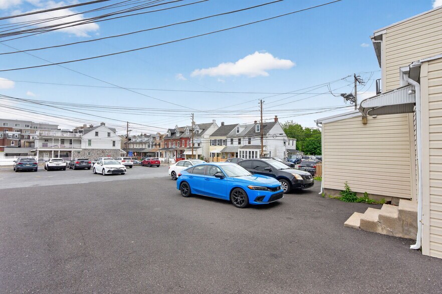 More Photos Of 449-451 W Linden St, Allentown Office For Sale