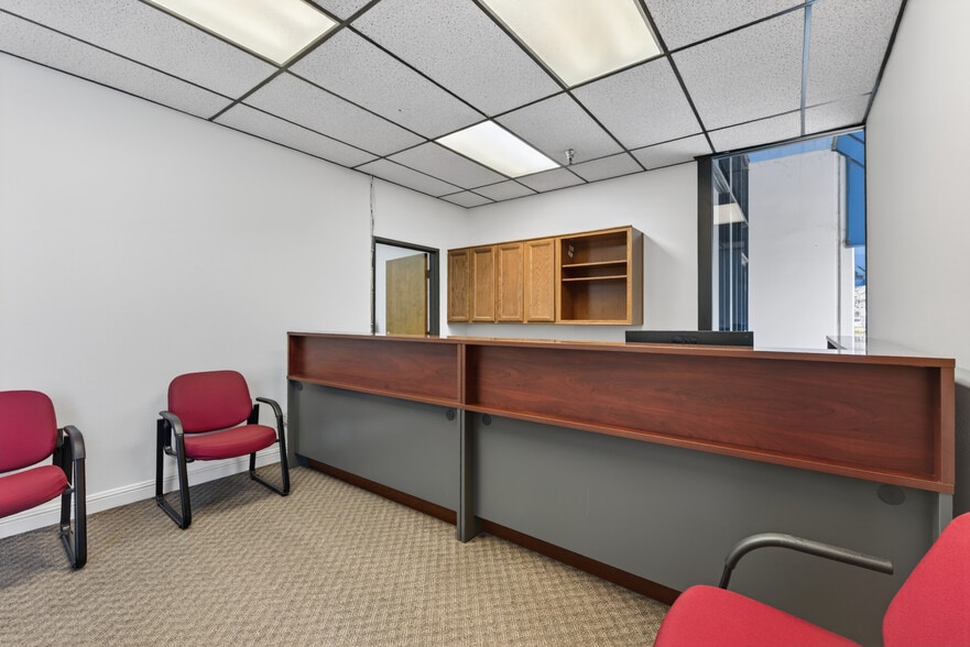 More Photos Of 4125 Market St, Ventura Light Manufacturing For Sale