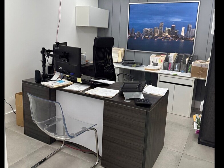 More Photos Of 2000-2040 NW 94th Ave, Miami Warehouse For Sale