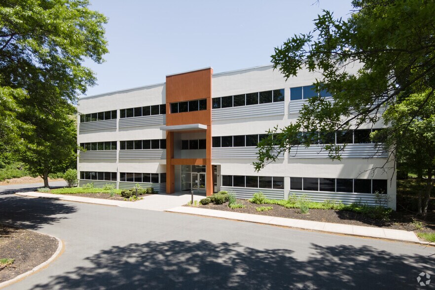 More Photos Of 211 College Rd E, Princeton Office For Lease