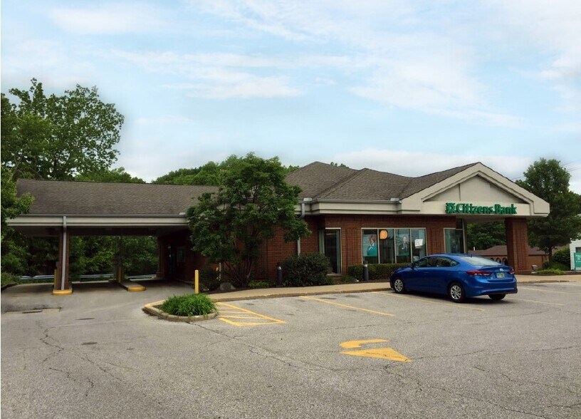 More Photos Of 690 Richmond Rd, Richmond Heights Bank For Sale