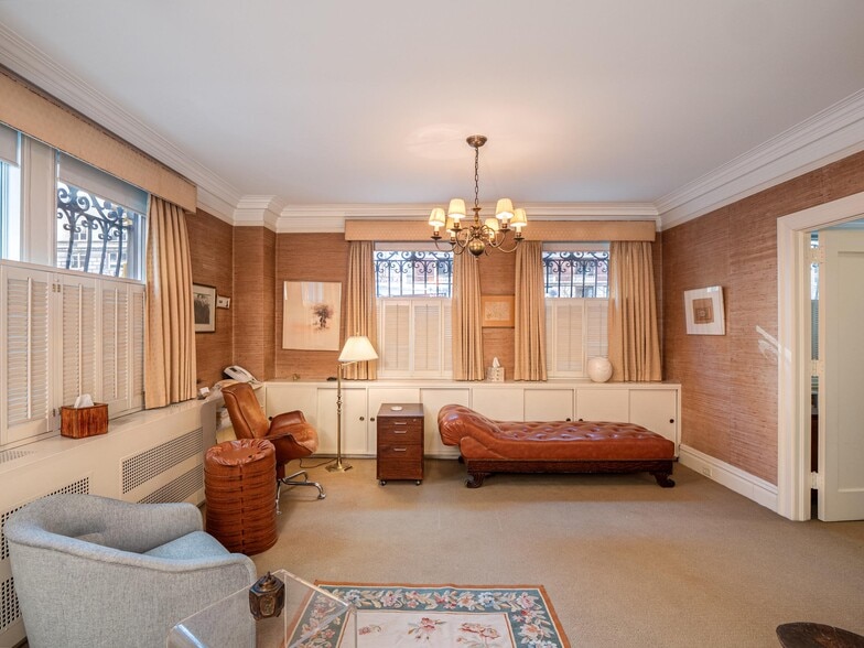 More Photos Of 910 Park Ave, New York Apartments For Sale