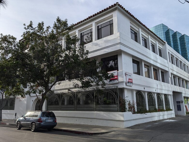 More Photos Of 2211 Corinth Ave, Los Angeles Medical For Lease