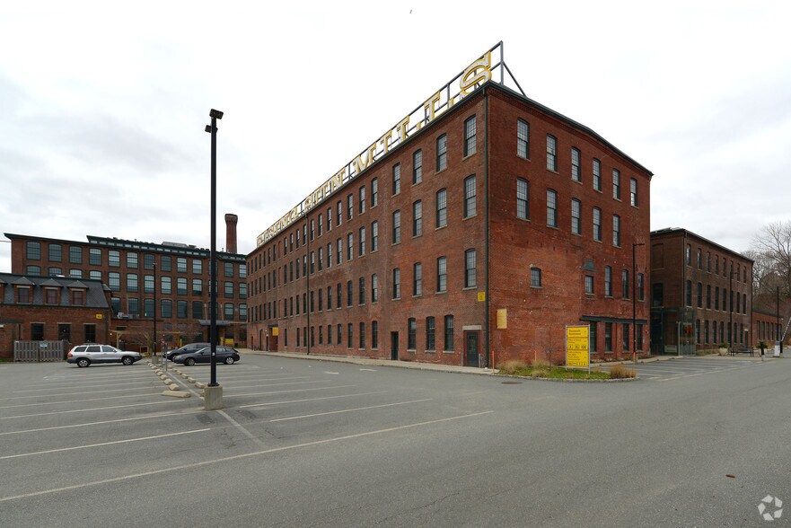 More Photos Of 166 Valley St, Providence Apartments For Sale