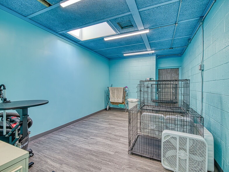 More Photos Of 2400 N Dixie Hwy, Monroe Serviced Offices For Sale