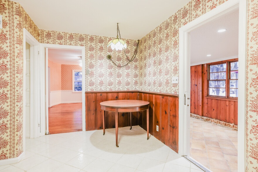 More Photos Of 112 E Derenne Ave, Savannah Office For Sale