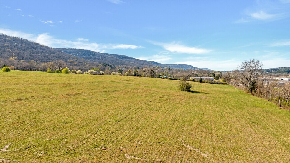 More Photos Of 221 55th St NE, Fort Payne Manufacturing For Sale