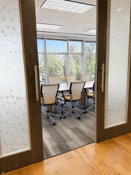 More Photos Of 6565 Americas Pky NE, Albuquerque Coworking Space