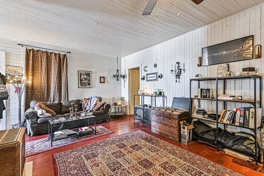 More Photos Of 2911 Broadway St, Galveston Office For Sale