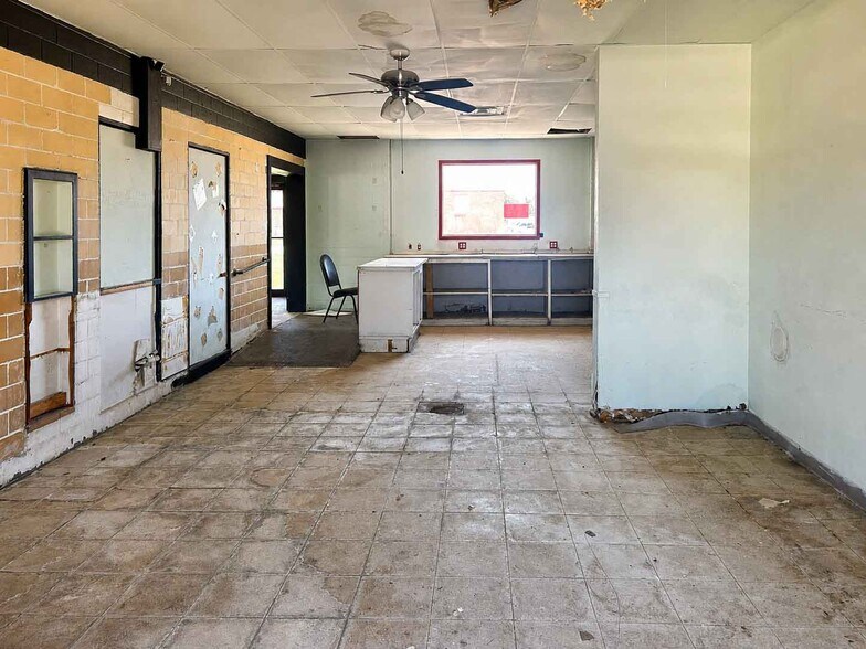 More Photos Of 1614 Pulliam St, San Angelo Office For Sale
