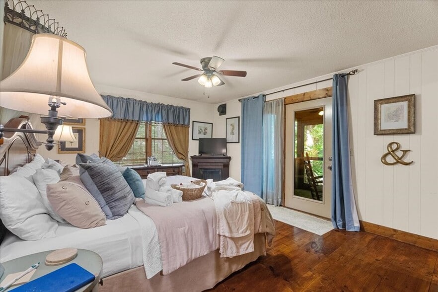 More Photos Of 9440 GA-52, Chatsworth Hospitality For Sale