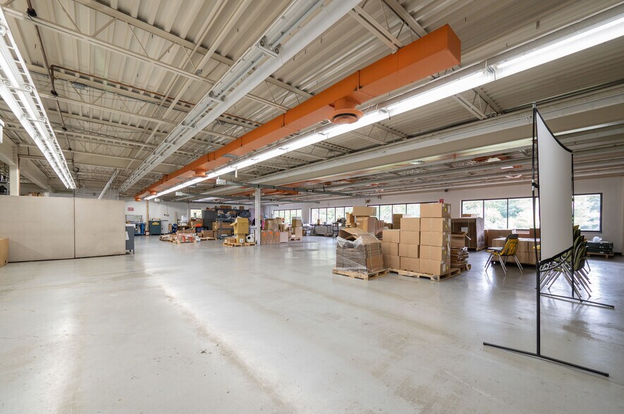 More Photos Of 16 Stony Hill Rd, Bethel Light Manufacturing For Lease