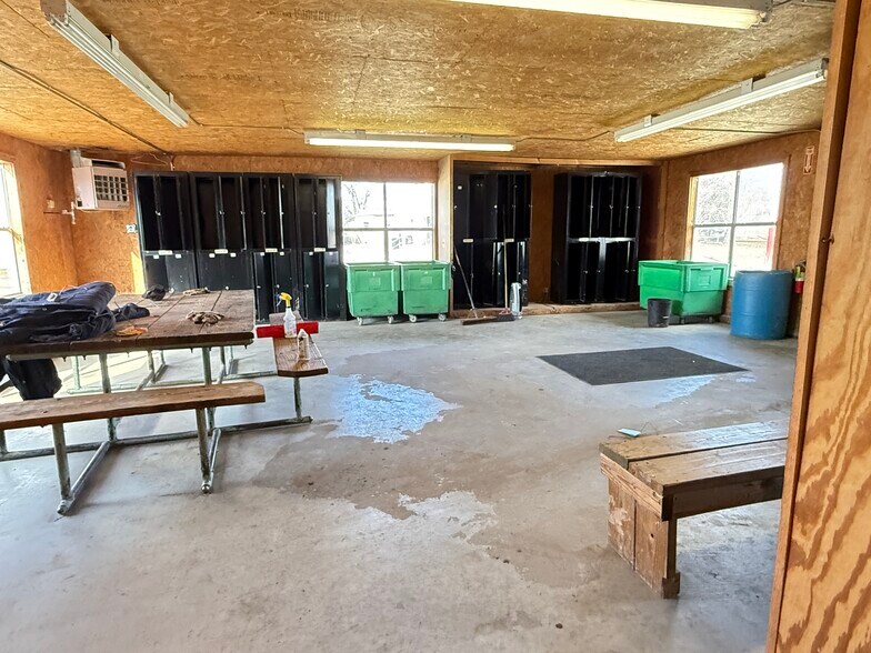 More Photos Of 12525 Old Highway 99, Seminole Warehouse For Sale