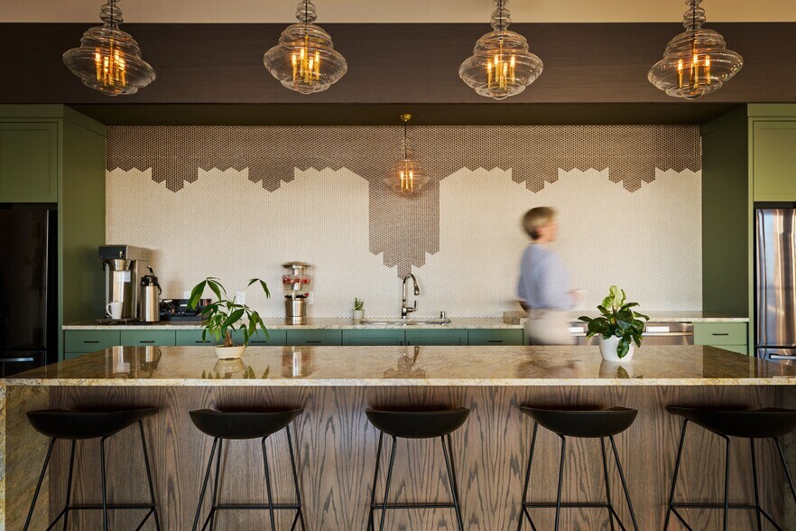 More Photos Of 100 Somerset Corporate Blvd, Bridgewater Coworking Space