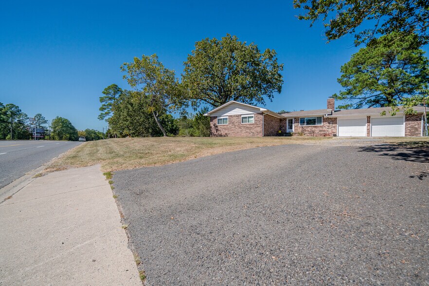 More Photos Of 3370 Airport Rd, Pearcy Office For Sale