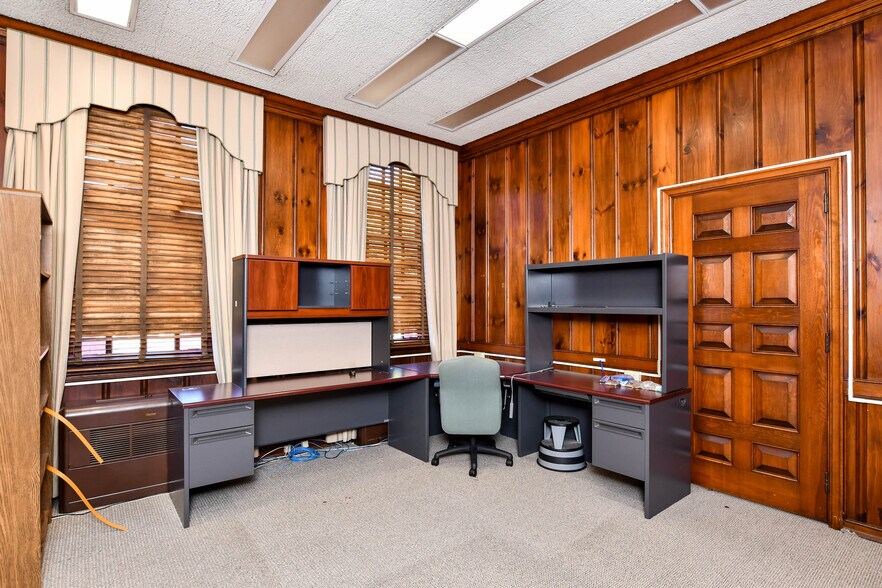 More Photos Of 429 N Main St, Greenville Office Residential For Sale