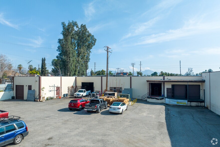 More Photos Of 1050 W Rialto Ave, San Bernardino Warehouse For Lease