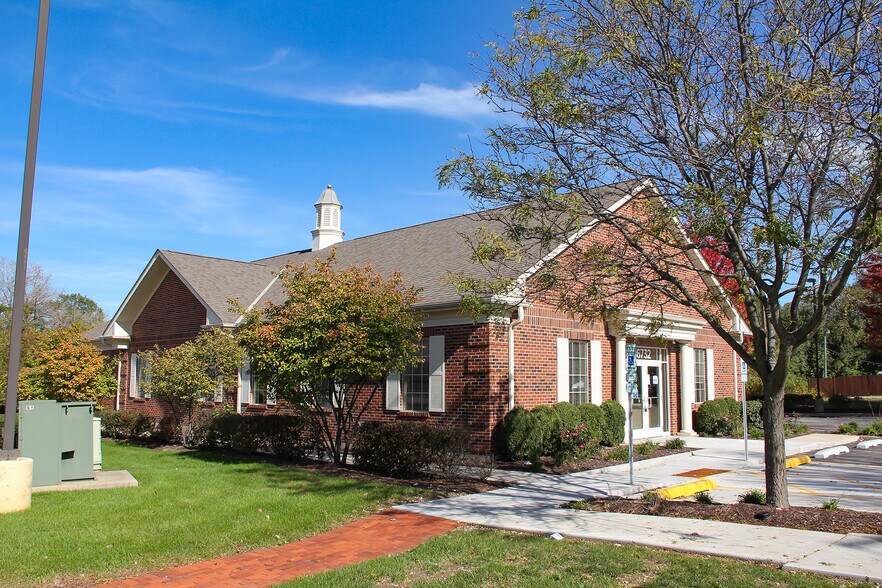 More Photos Of 16732 W 159th St, Lockport Bank For Lease