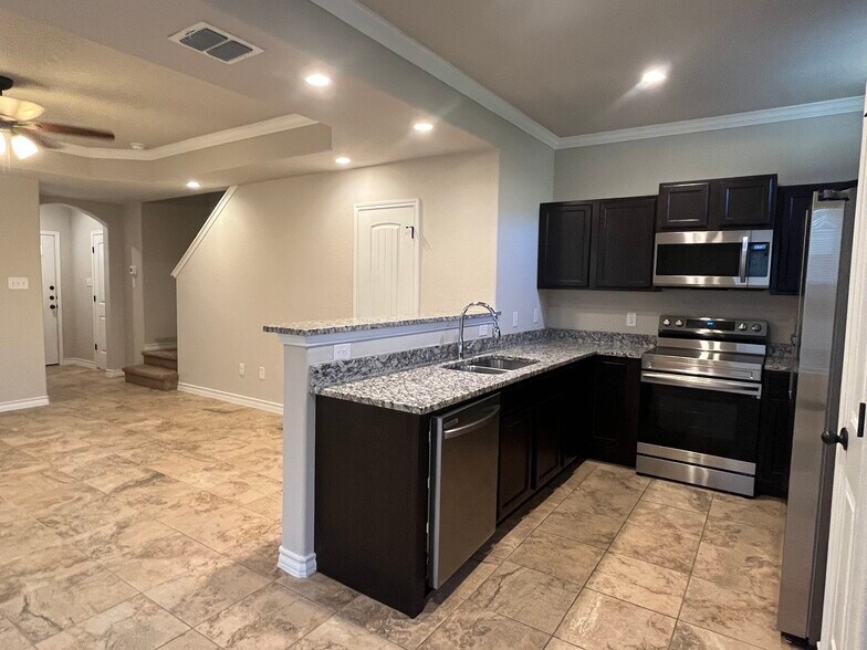 More Photos Of 6303 Luglio Ln, San Antonio Multifamily For Sale
