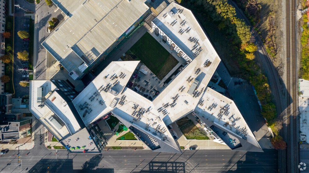 More Photos Of 500 W Broad St, Columbus Apartments For Lease