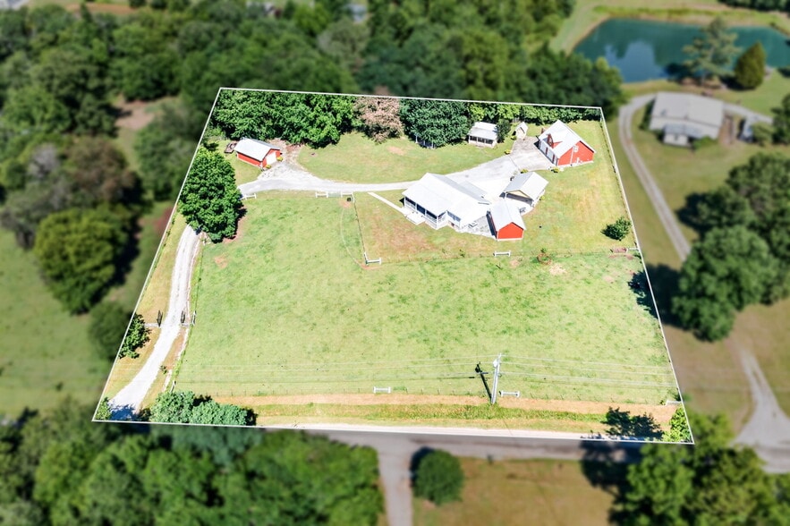 More Photos Of 105 Foothills Rd, Pikeville Multifamily For Sale