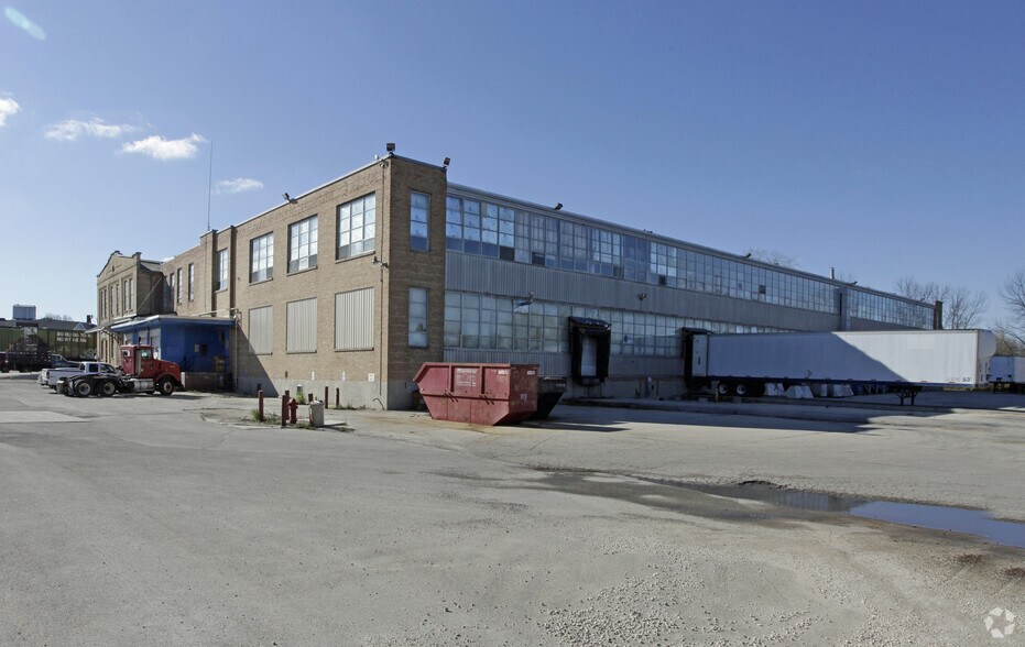 More Photos Of 44 Walnut St, Chilton Manufacturing For Lease