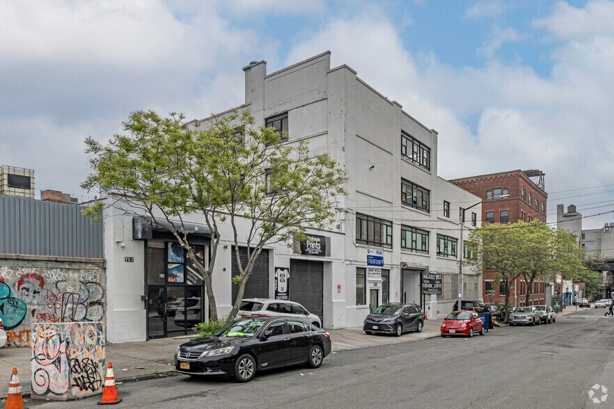 More Photos Of 753-755 E 134th St, Bronx Warehouse For Lease