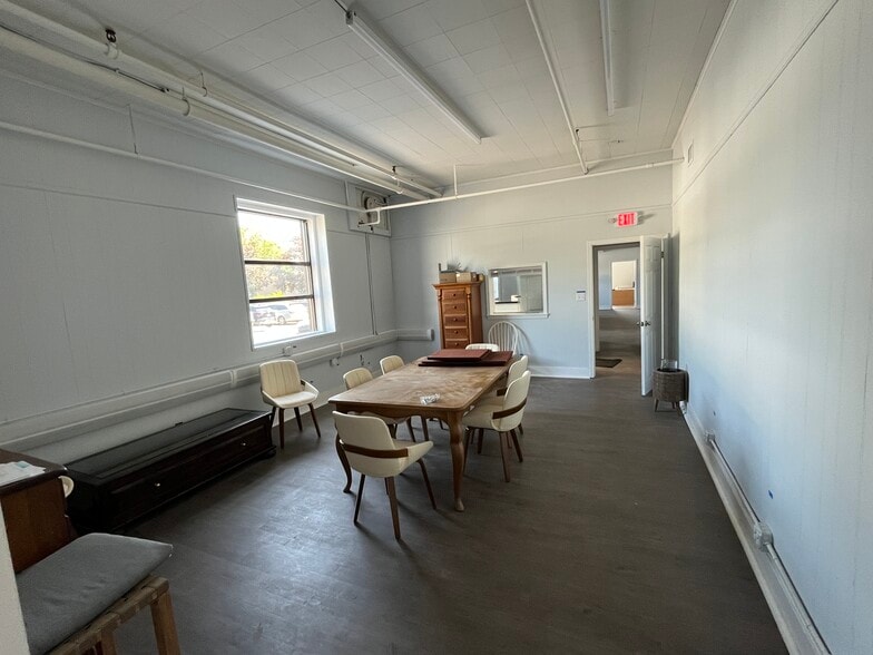 More Photos Of 23 Pearl St, Norwalk Manufacturing For Lease