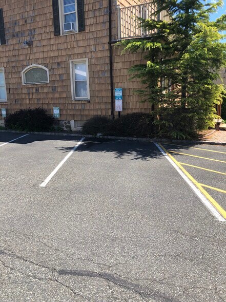 More Photos Of 48 Essex St, Millburn Medical For Lease