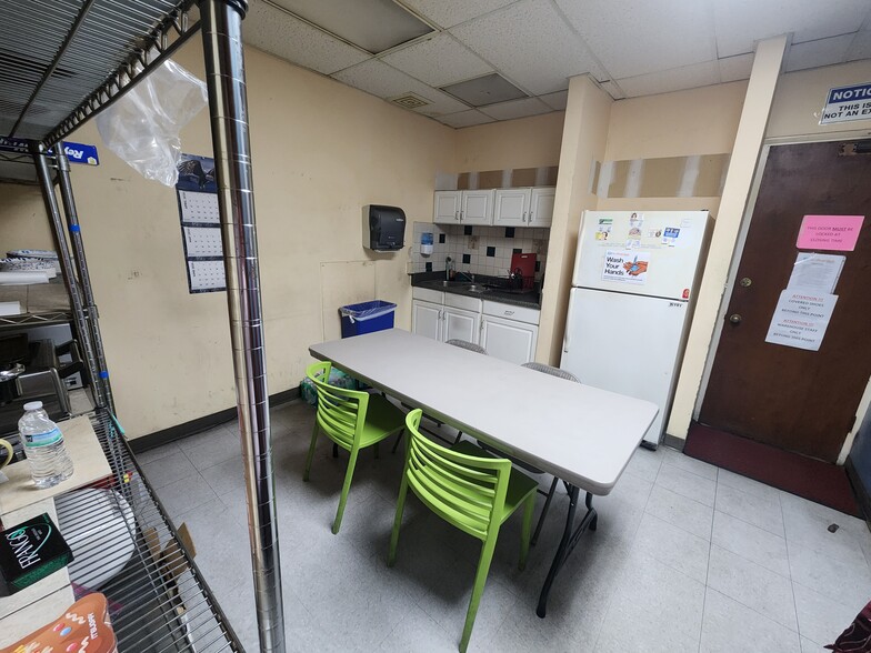 More Photos Of 99-1418 Koaha Pl, Honolulu Light Manufacturing For Sale
