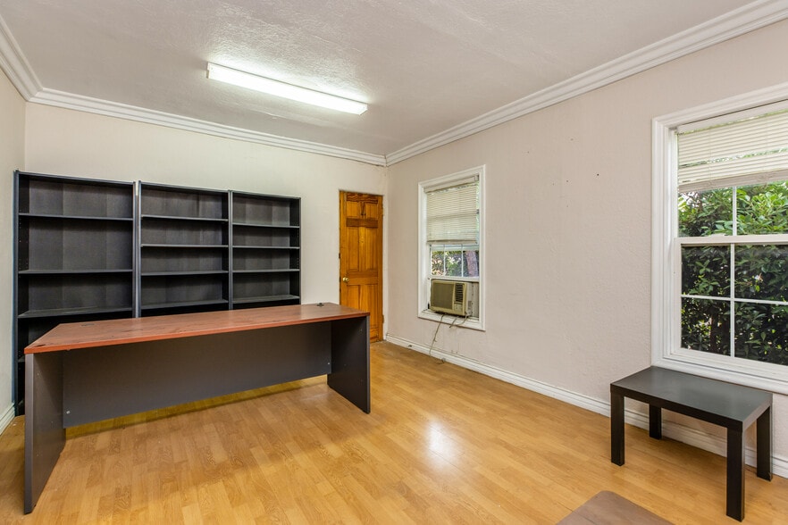 More Photos Of 632 W Stocker St, Glendale Religious Facility For Sale