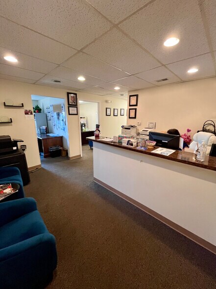 More Photos Of 416 E Roosevelt Rd, Wheaton Medical For Lease