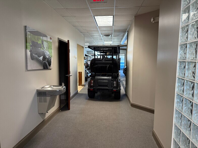 More Photos Of 126 Seaboard Lane, Franklin Office For Sale