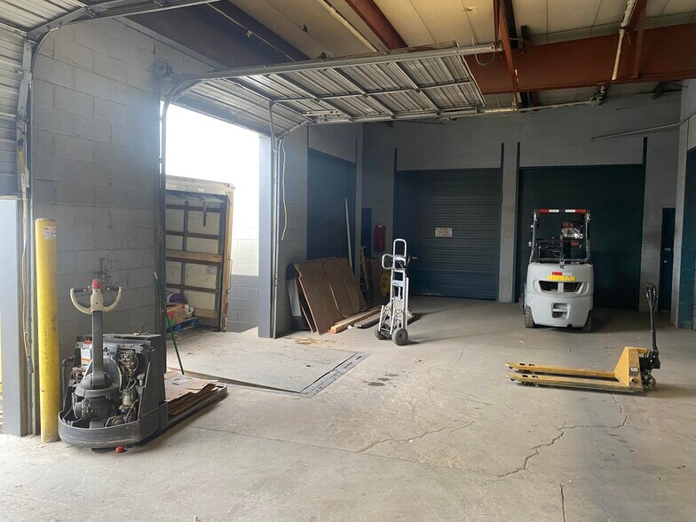 More Photos Of 1441 W 46th Ave, Denver Warehouse For Lease