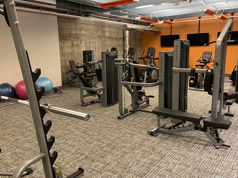 More Photos Of 1111 E South River St, Appleton Apartments For Lease