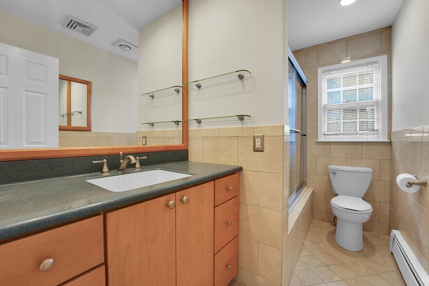 More Photos Of 1 Shadetree Pl, Long Valley Healthcare For Sale