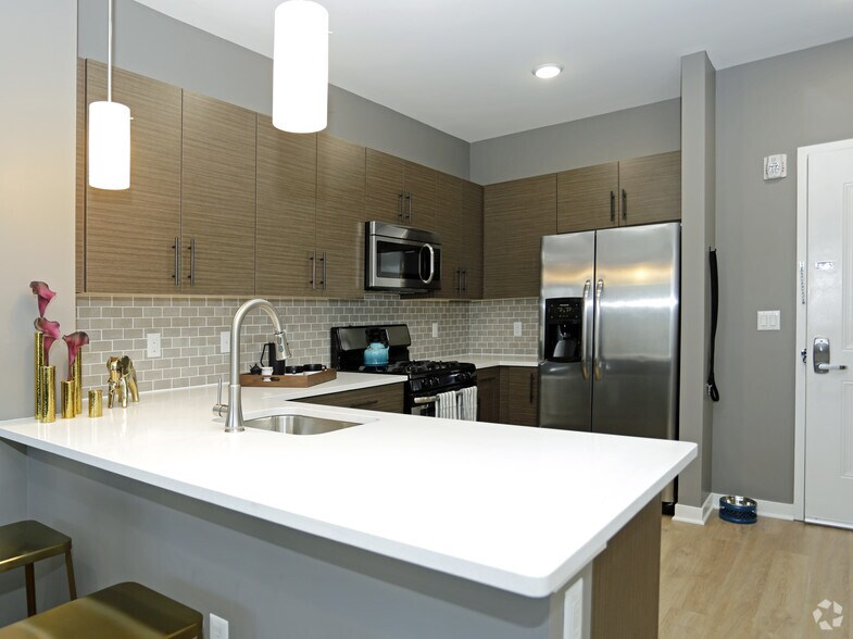 More Photos Of 56 Broad St, Bloomfield Apartments For Lease