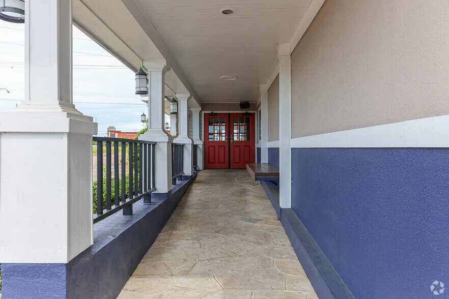 More Photos Of 3515 Mccann Rd, Longview Restaurant For Sale