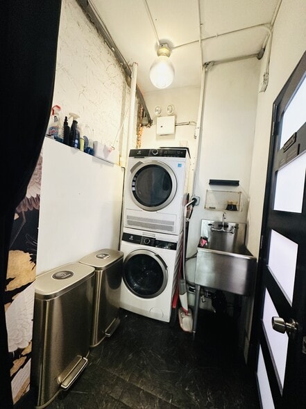 More Photos Of 192 Orchard St, New York Apartments For Lease