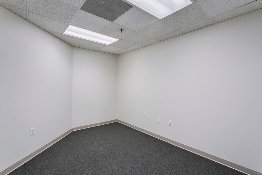 More Photos Of 4041 Powder Mill Rd, Beltsville Office Residential For Lease