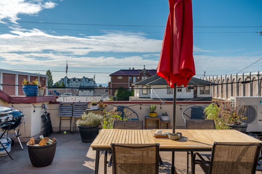 More Photos Of 2510-2512 Colby Ave, Everett Storefront Retail Office For Sale