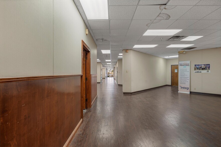 More Photos Of 700 W Loop 340, Waco Office For Lease