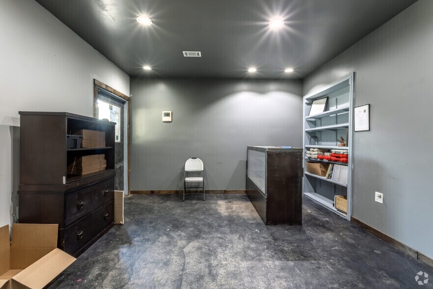 More Photos Of 5410 Dow Rd, Houston Manufacturing For Sale