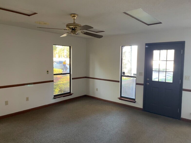 More Photos Of 2809 Blanding Blvd, Middleburg Office For Sale