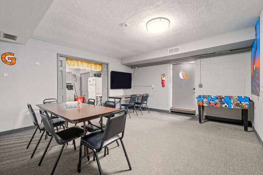 More Photos Of 1400 Paradise View St, Mansfield Office For Sale
